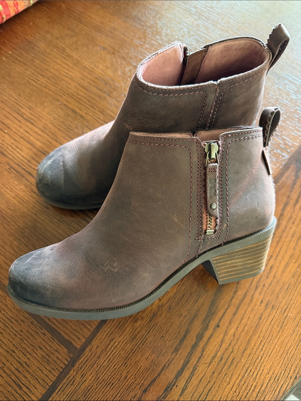Teva Women's Burgundy Leather Ankle Booties with Side Zip size 7